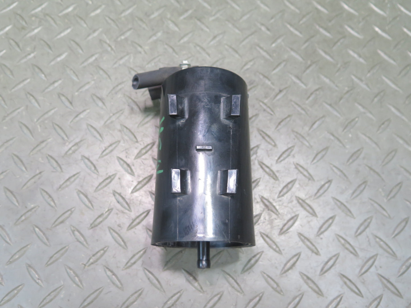 96-98 Nissan Stagea WGC34 Fuel Evap Vapor Charcoal Canister OEM