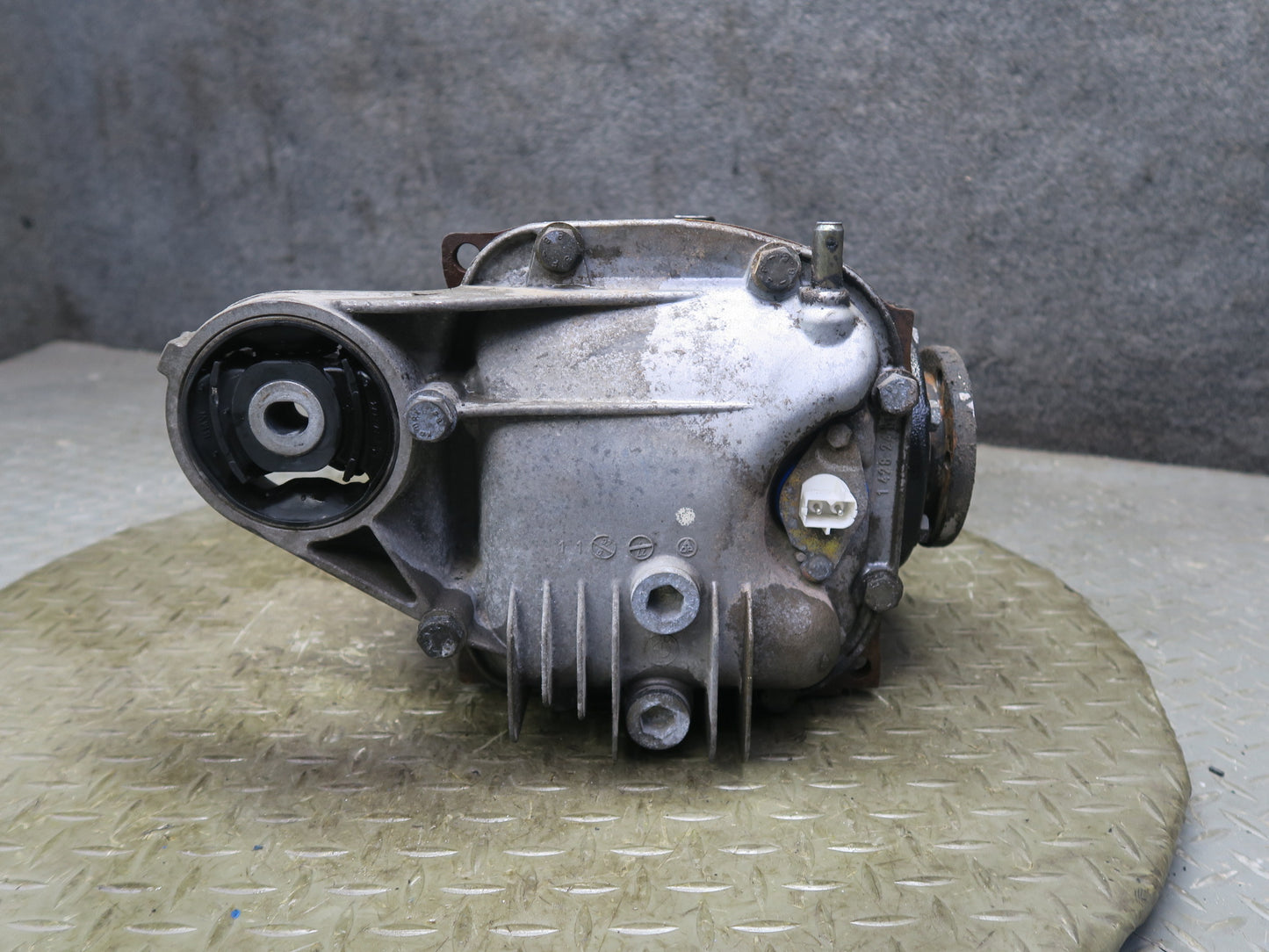 97-00 BMW E36/7 Z3 2.8L A/T Rear LSD Differential Carrier 4.10 Ratio 1428260 OEM