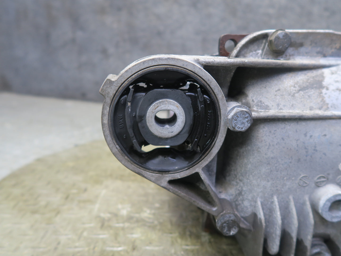 97-00 BMW E36/7 Z3 2.8L A/T Rear LSD Differential Carrier 4.10 Ratio 1428260 OEM