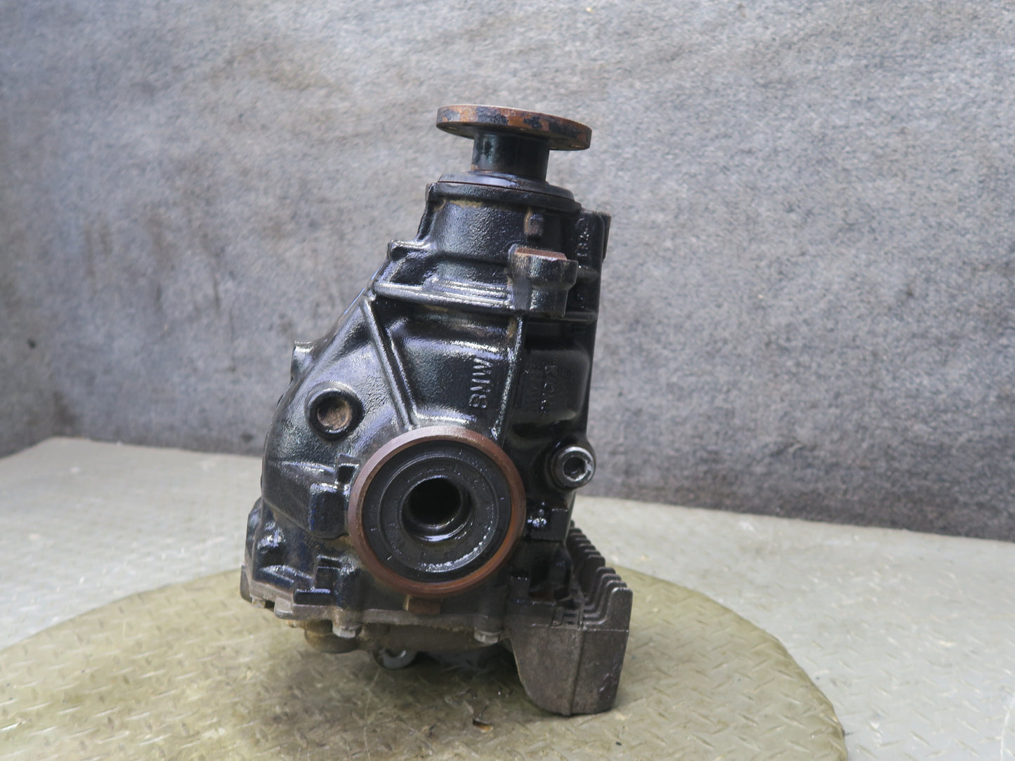 03-05 BMW E85 Z4 3.0L M54 M/T Rear Axle Differential Carrier 3.07 Ratio 110K OEM