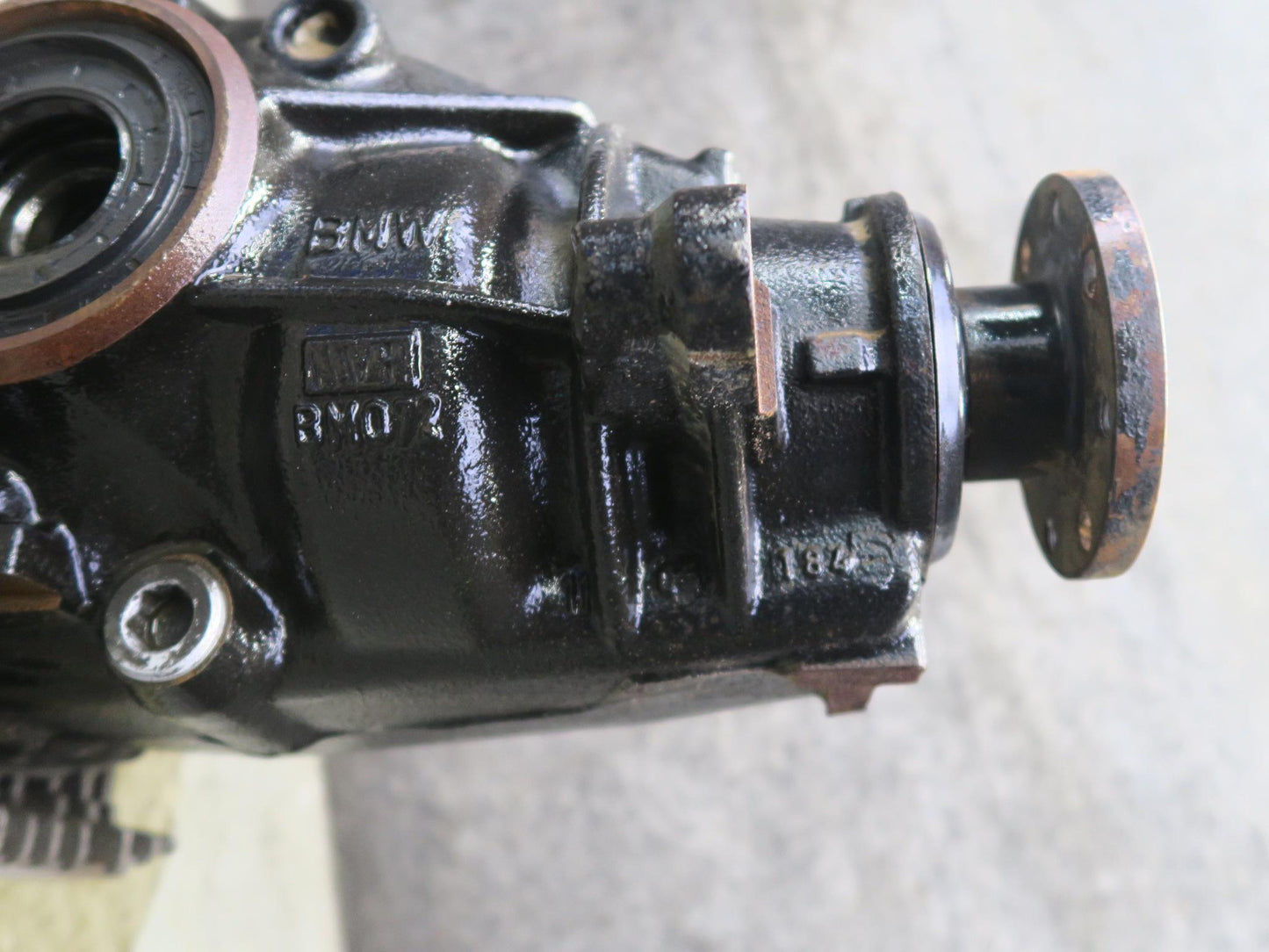 03-05 BMW E85 Z4 3.0L M54 M/T Rear Axle Differential Carrier 3.07 Ratio 110K OEM