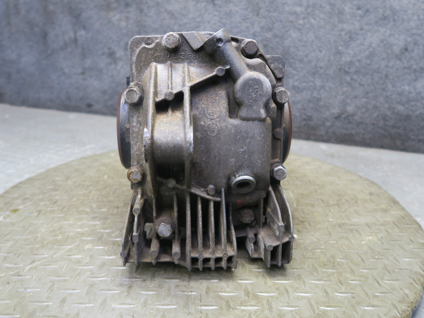 03-05 BMW E85 Z4 3.0L M54 M/T Rear Axle Differential Carrier 3.07 Ratio 110K OEM
