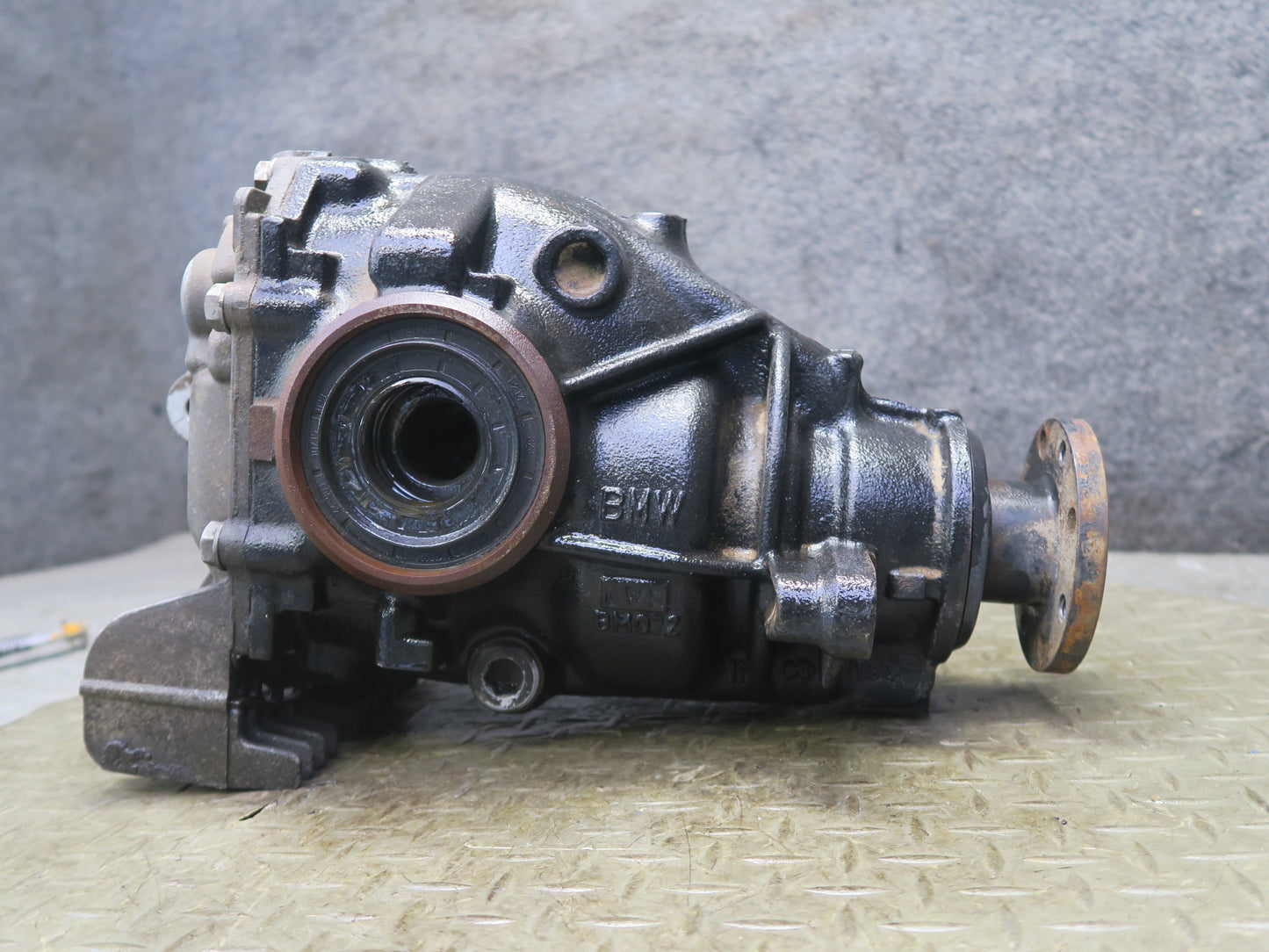 03-05 BMW E85 Z4 3.0L M54 M/T Rear Axle Differential Carrier 3.07 Ratio 110K OEM