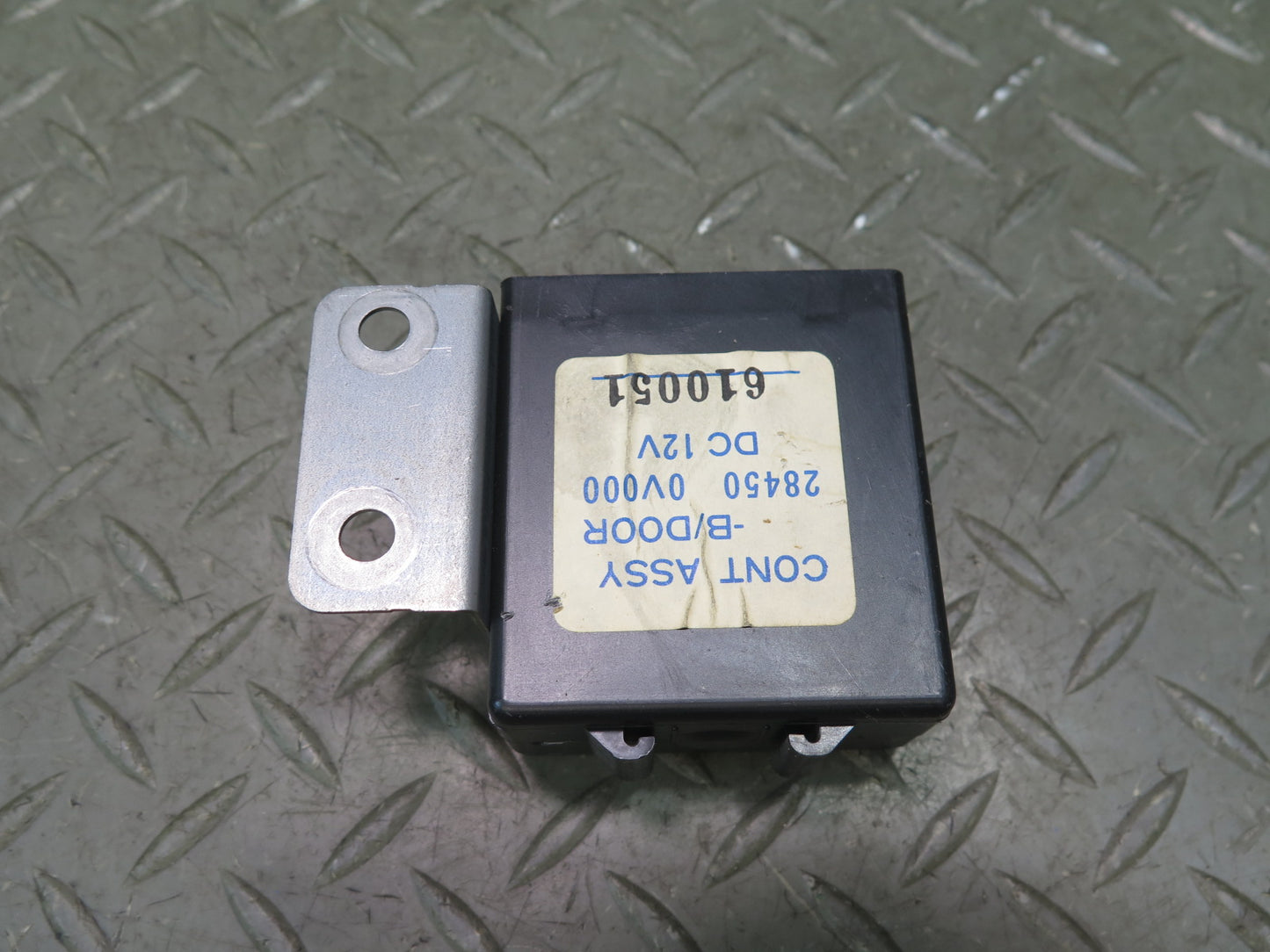 96-98 Nissan Stagea WGC34 Door Lock Timer Module 28450-0V000 OEM