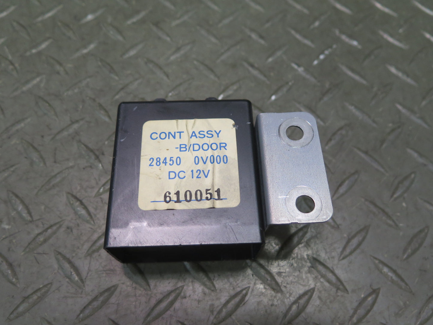 96-98 Nissan Stagea WGC34 Door Lock Timer Module 28450-0V000 OEM