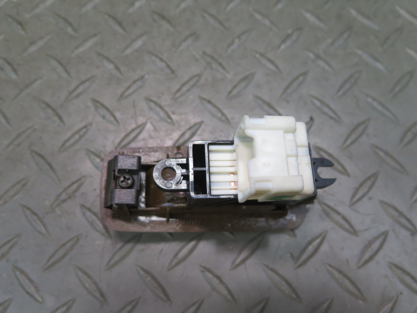 96-98 Nissan Stagea WGC34 Front Right Door Window Button Switch OEM