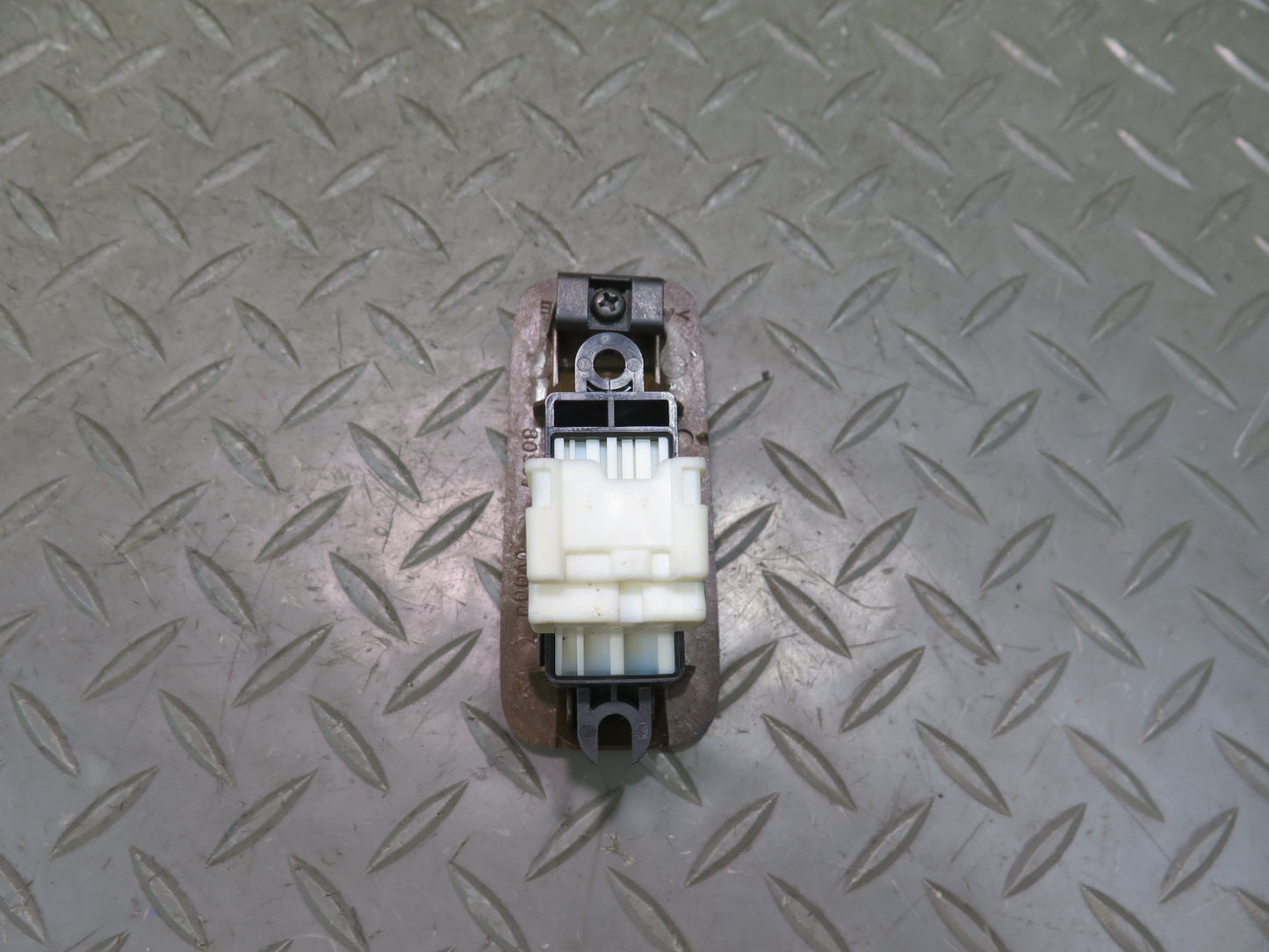 96-98 Nissan Stagea WGC34 Front Right Door Window Button Switch OEM