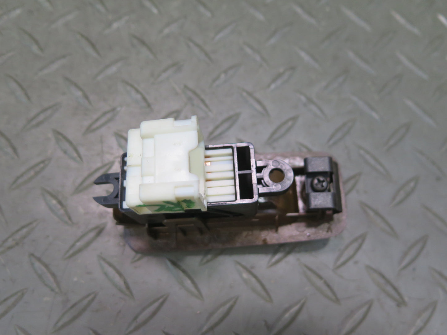 96-98 Nissan Stagea WGC34 Front Right Door Window Button Switch OEM