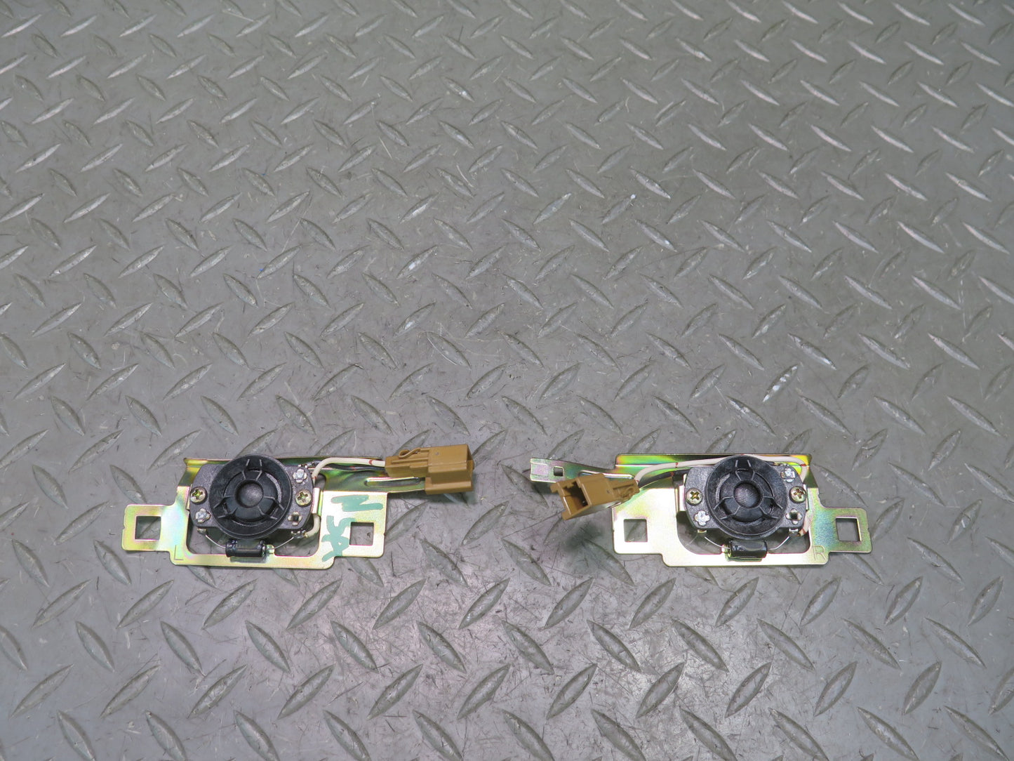 96-98 Nissan Stagea WGC34 Set of 2 Front Left & Right Door Tweeter Speaker OEM