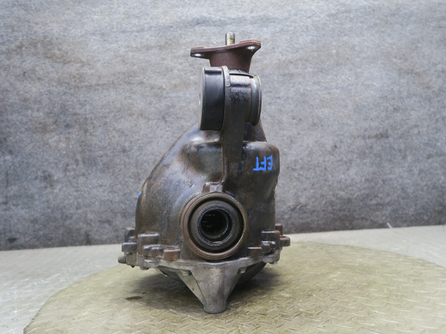 03-05 Ford Thunderbird Rear Differential Carrier 3:58 Ratio 33k Miles OEM