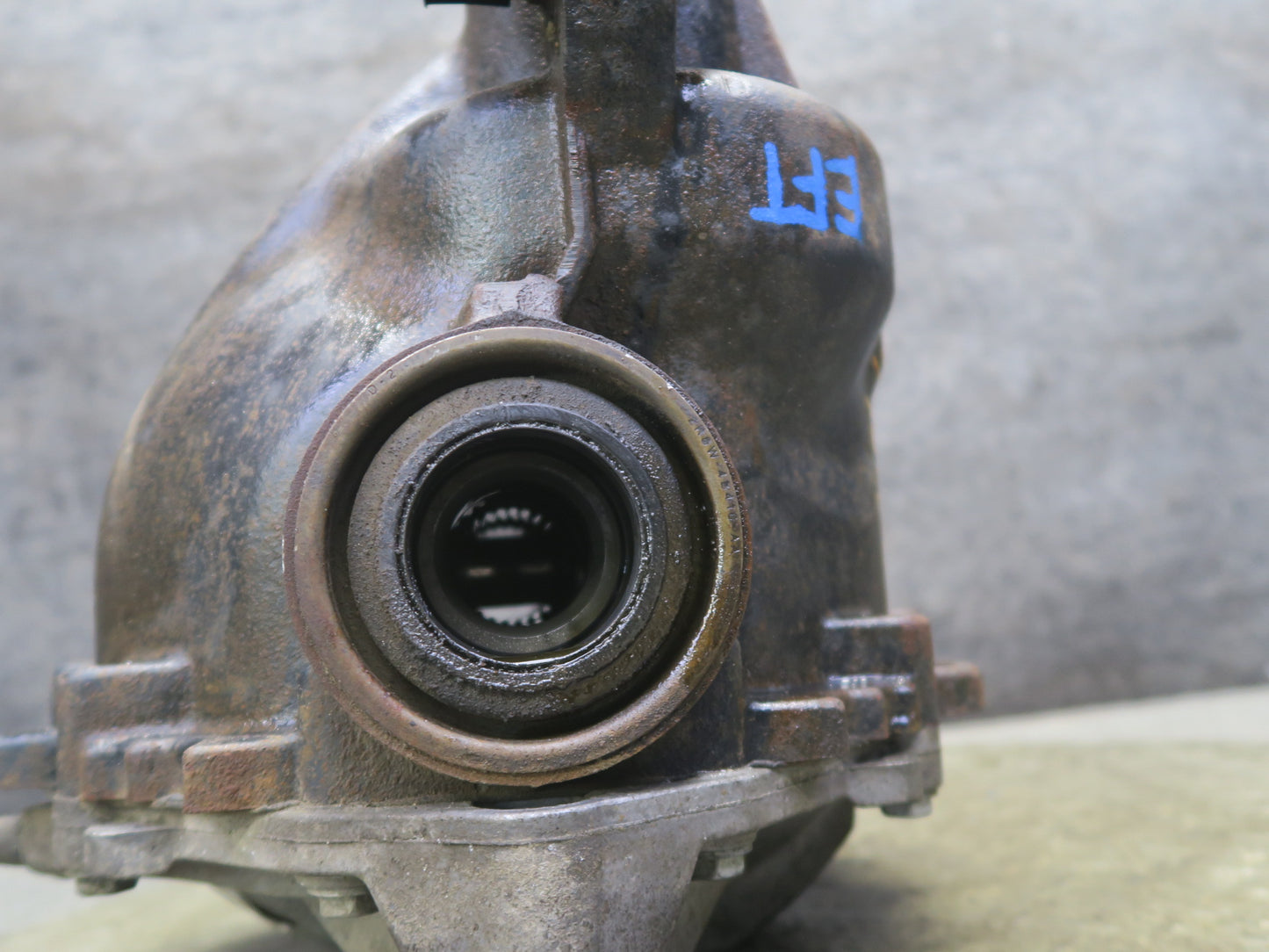 03-05 Ford Thunderbird Rear Differential Carrier 3:58 Ratio 33k Miles OEM