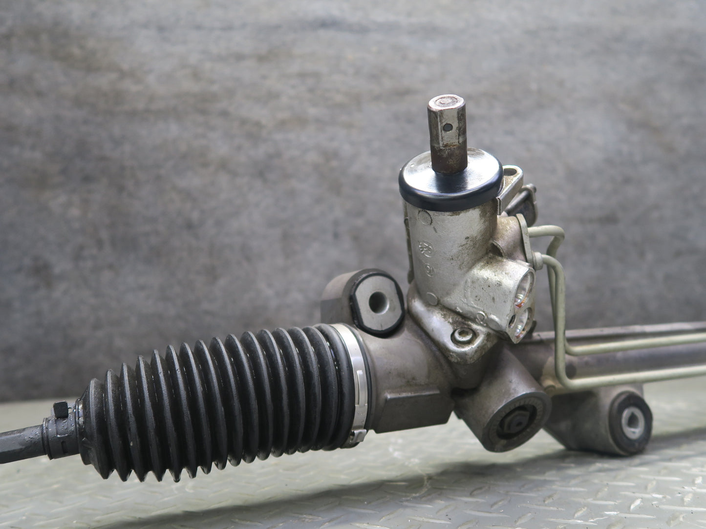 03-05 Ford Thunderbird Power Steering Rack & Pinion 33K Miles 3W63-3504-AC OEM