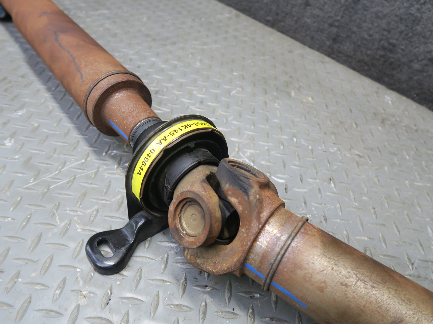 02-05 Ford Thunderbird A/T Rear Drive Shaft Driveshaft 33k Miles OEM