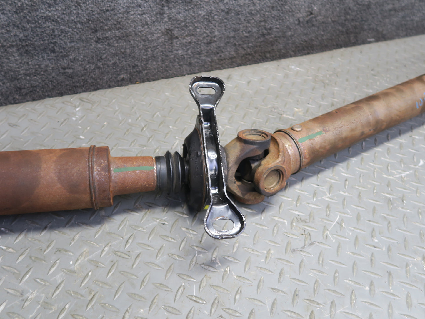 02-05 Ford Thunderbird A/T Rear Drive Shaft Driveshaft 33k Miles OEM