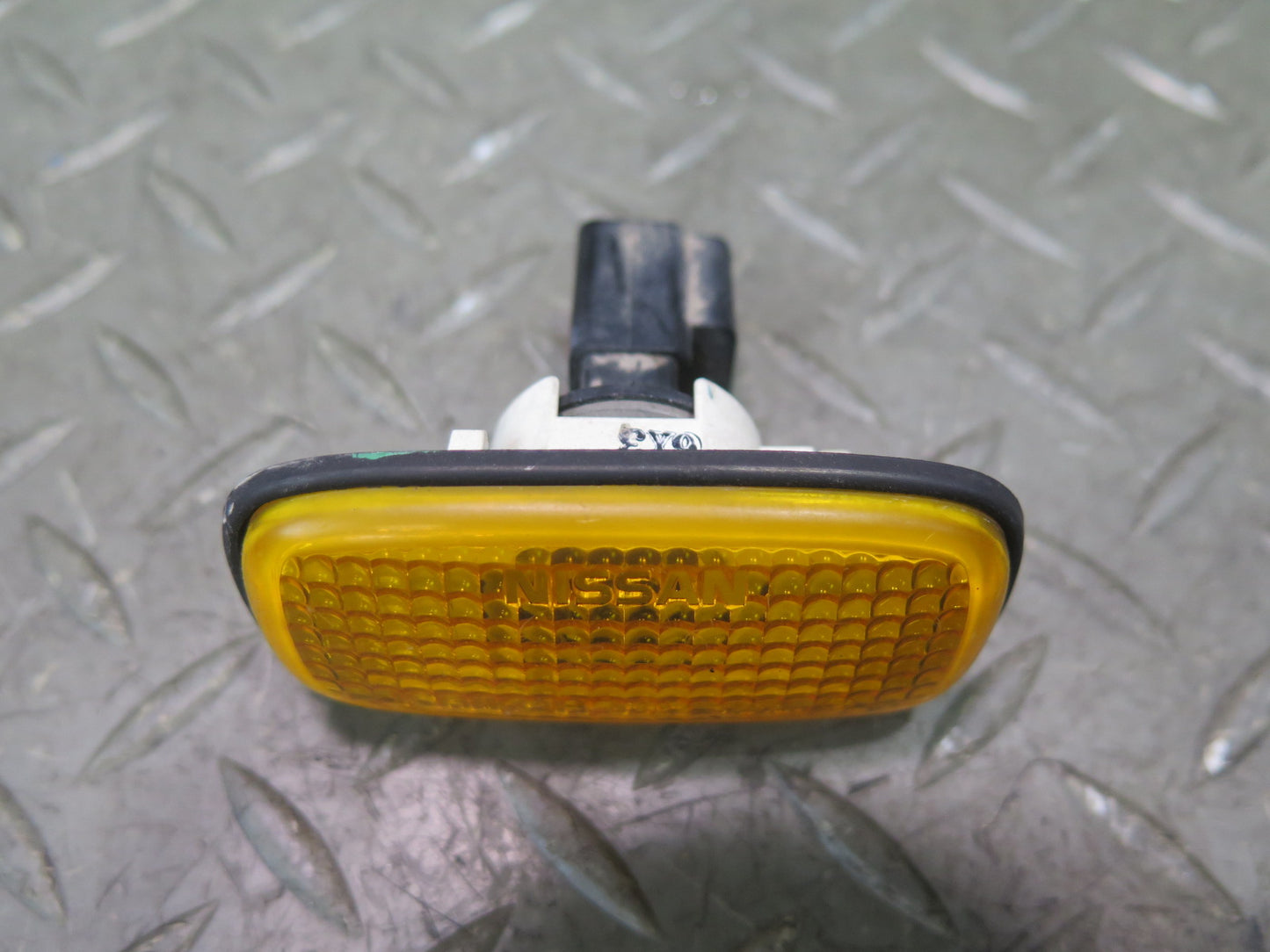 96-98 Nissan Stagea WGC34 Set of 2 Front Fender Turn Signal Light Lamp OEM
