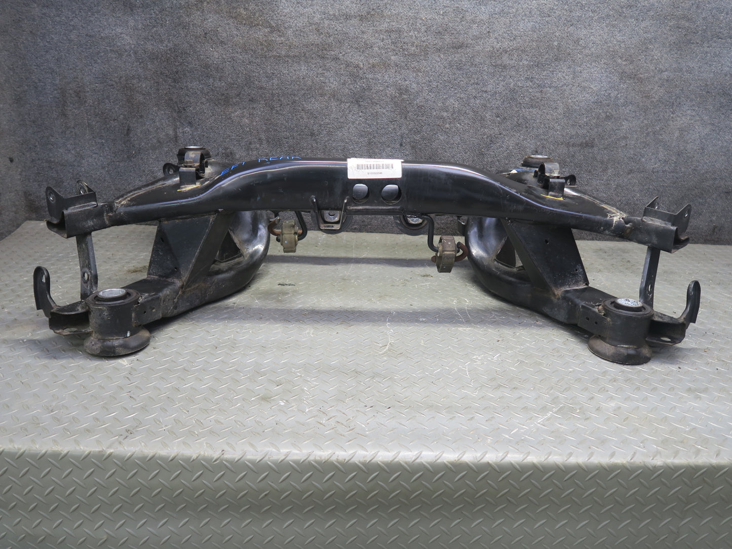 02-03 Ford Thunderbird Rear Suspension Sub Frame Crossmember Carrier 33K OEM
