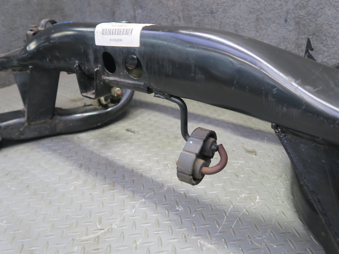 02-03 Ford Thunderbird Rear Suspension Sub Frame Crossmember Carrier 33K OEM