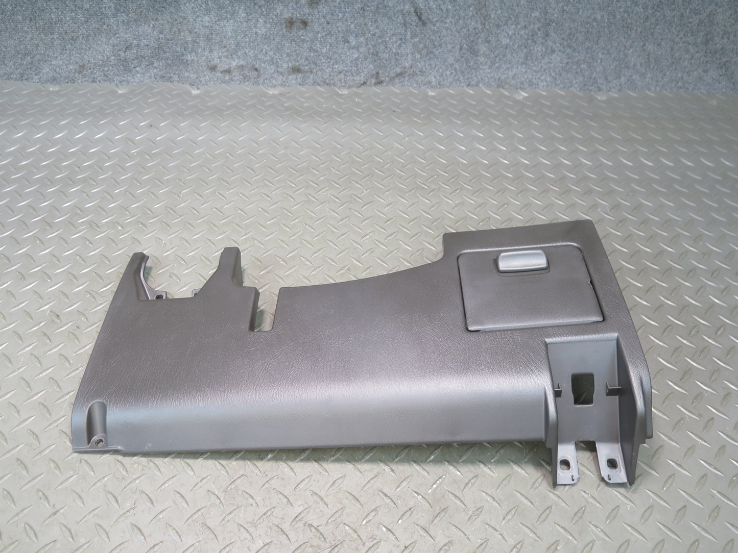96-98 Nissan Stagea WGC34 Dash Front Right Lower Knee Trim Panel 68106-0V000 OEM