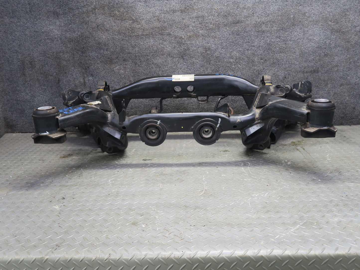 02-03 Ford Thunderbird Rear Suspension Sub Frame Crossmember Carrier 33K OEM