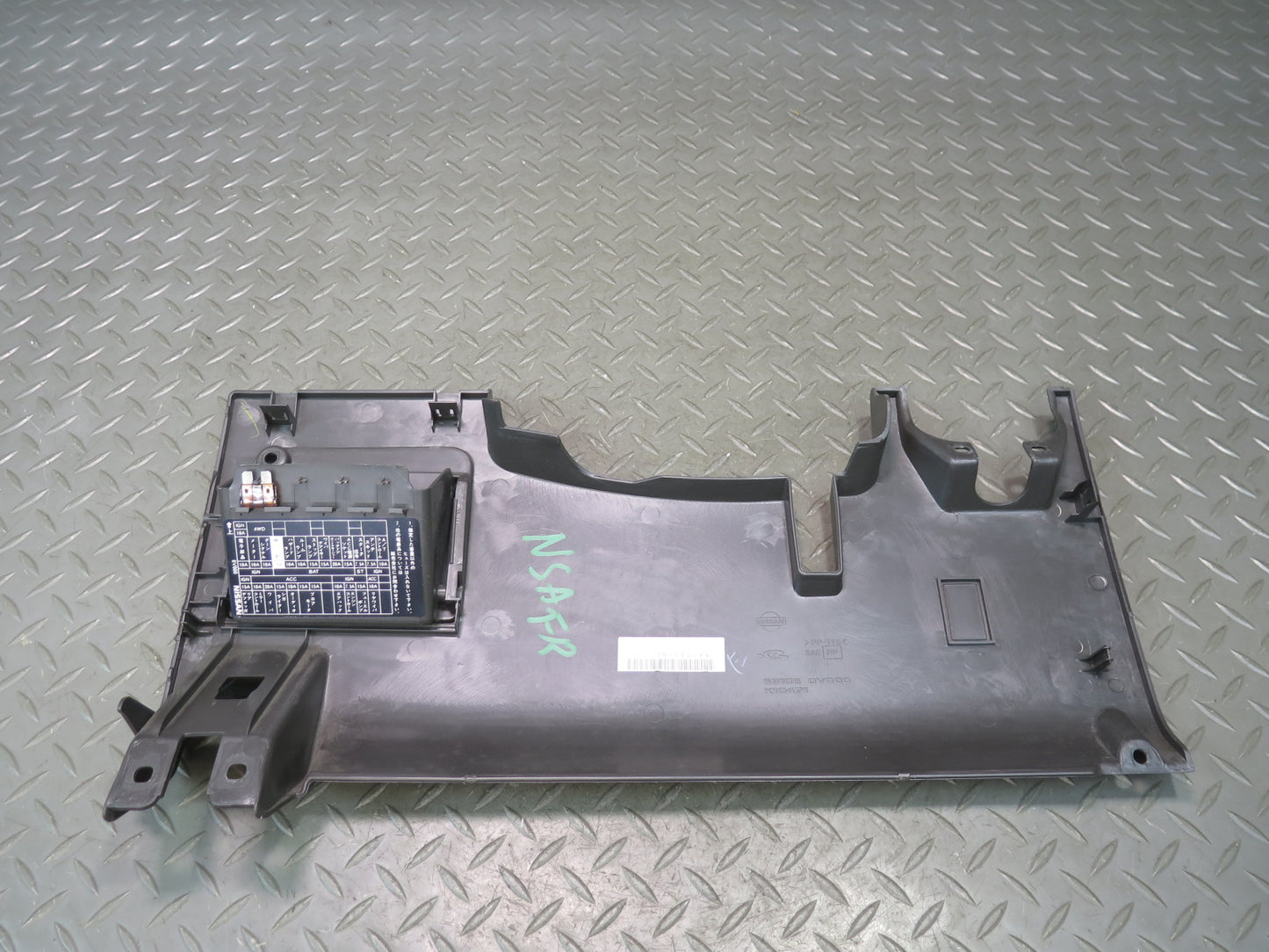 96-98 Nissan Stagea WGC34 Dash Front Right Lower Knee Trim Panel 68106-0V000 OEM