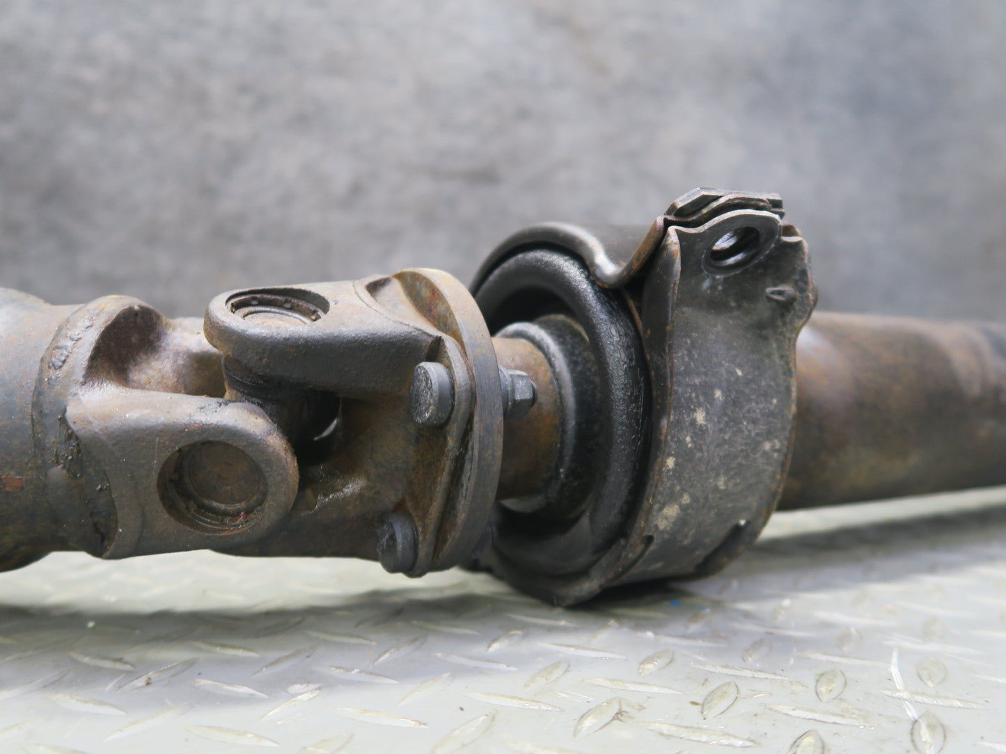 1996 Nissan Stagea WGC34 A/T Rear Drive Shaft Driveshaft OEM
