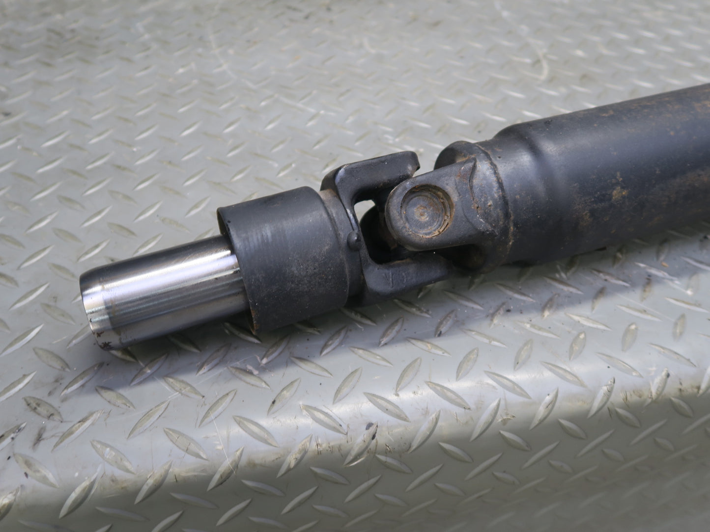 1996 Nissan Stagea WGC34 A/T Rear Drive Shaft Driveshaft OEM