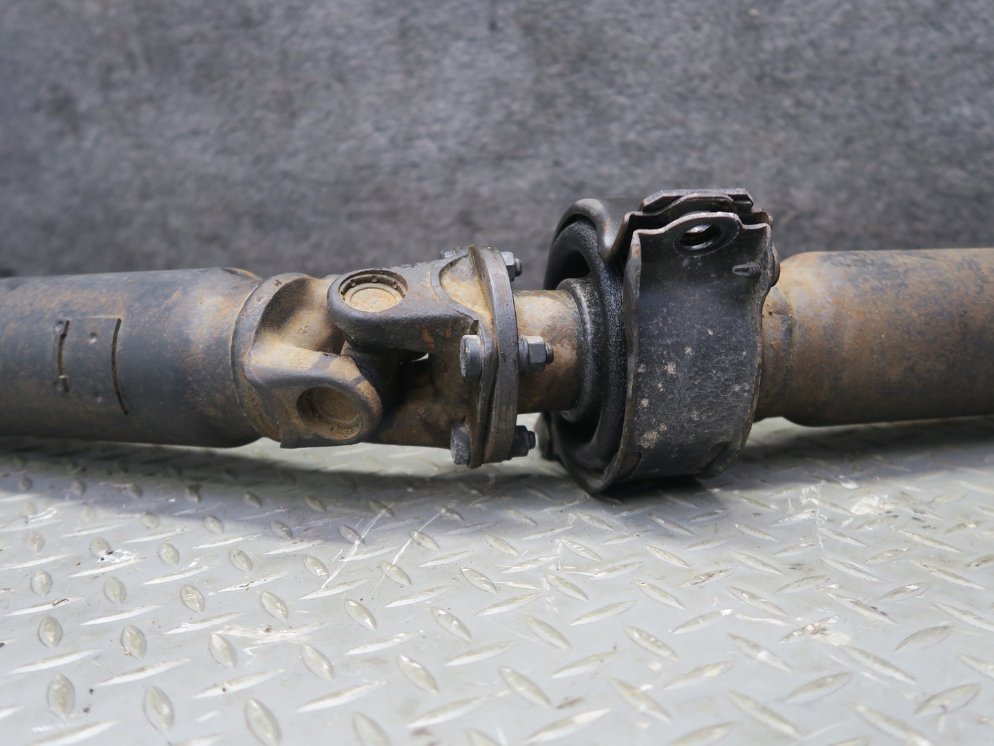 1996 Nissan Stagea WGC34 A/T Rear Drive Shaft Driveshaft OEM