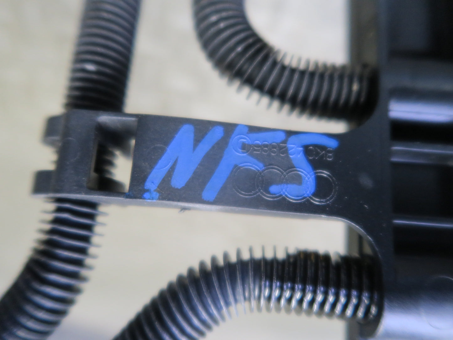08-12 Audi 8T S5 4.2L Power Steering Oil Cooler Cooling Line Coil 8K0422885D OEM