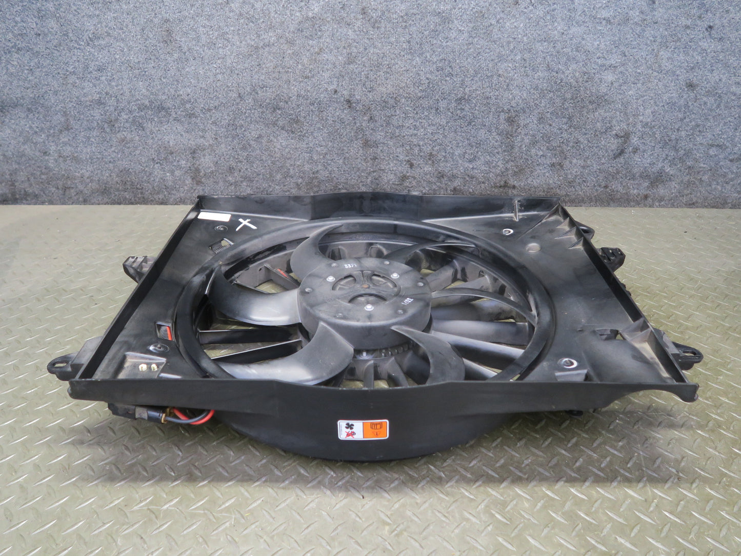 02-03 Ford Thunderbird Engine Cooling Fan  Motor Shroud 3W4H-8C607-BC OEM