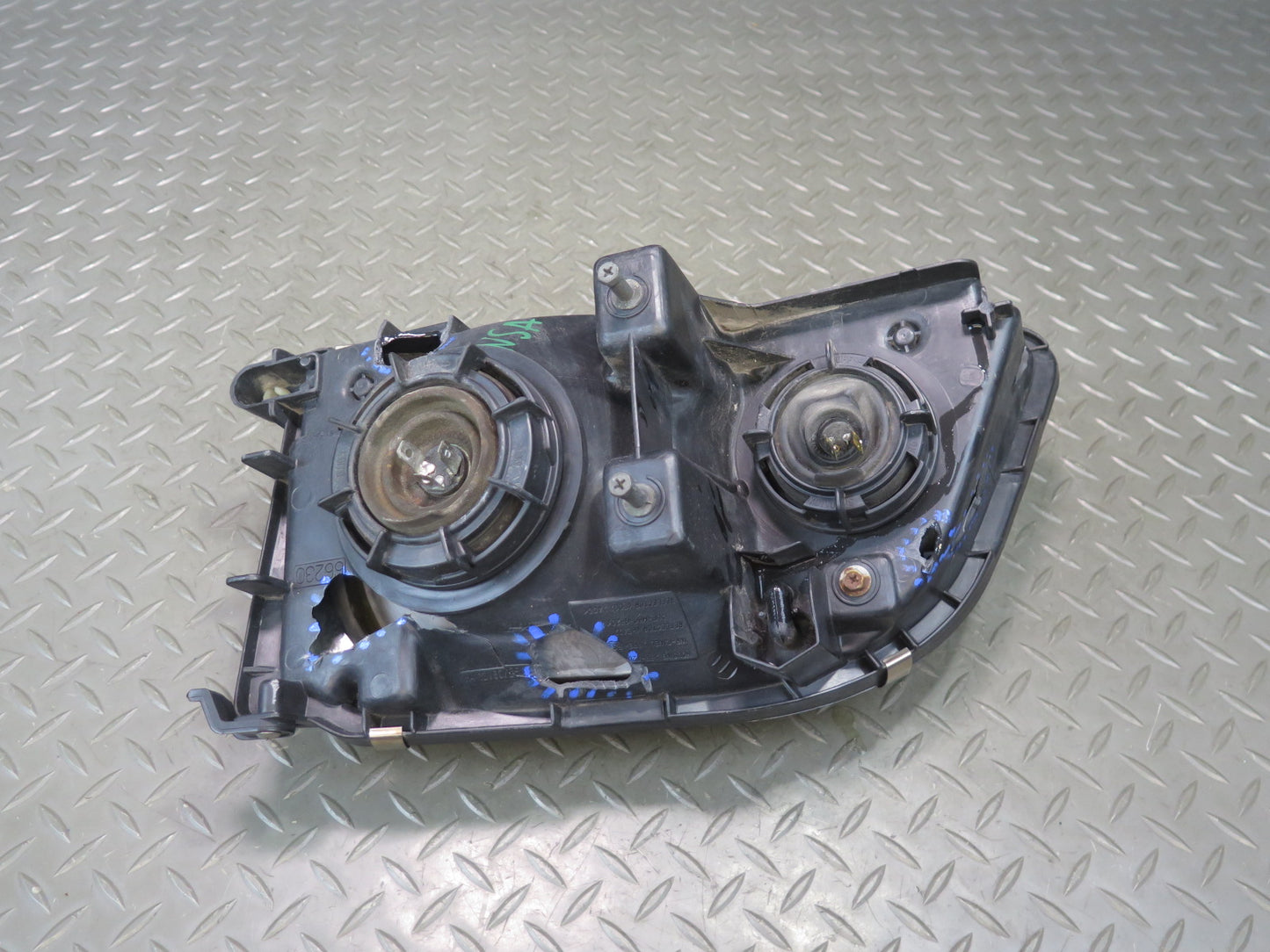 96-98 Nissan Stagea WGC34 Front Right Headlight Lamp OEM