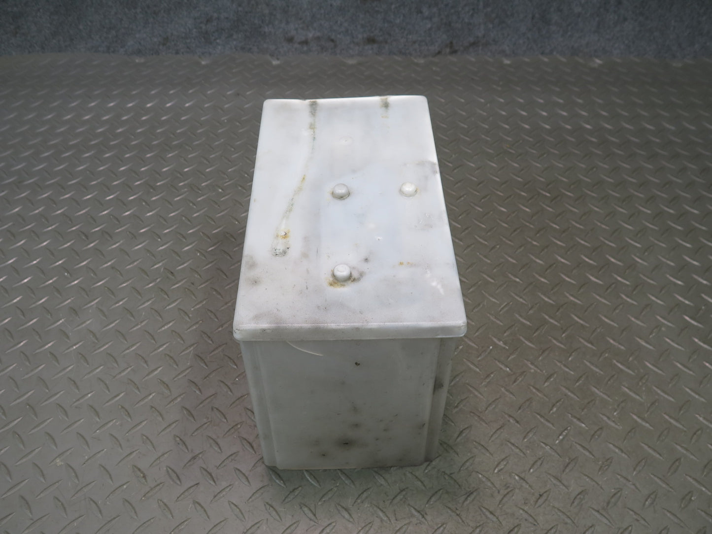 96-98 Nissan Stagea WGC34 Battery Tray Holder Support Set OEM