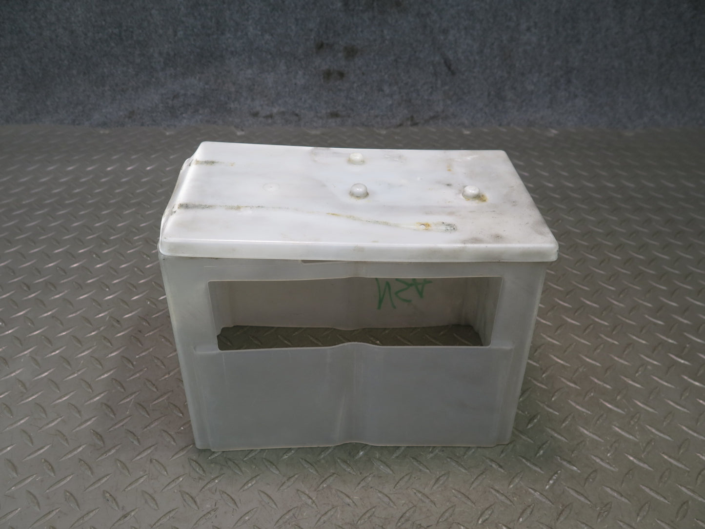 96-98 Nissan Stagea WGC34 Battery Tray Holder Support Set OEM