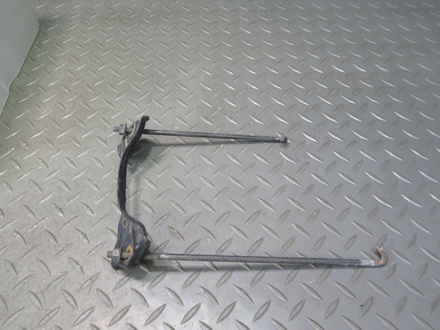 96-98 Nissan Stagea WGC34 Battery Tray Holder Support Set OEM