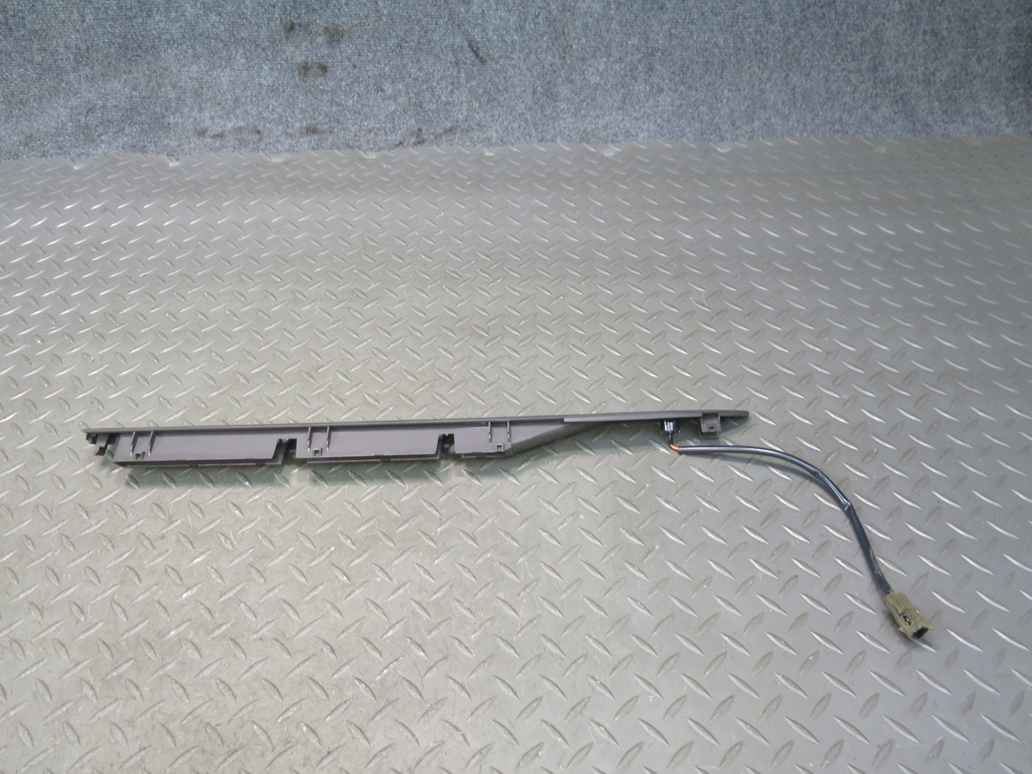 96-98 Nissan Stagea WGC34 Dash Front Windshield Defrost Air Vent Grille Set OEM