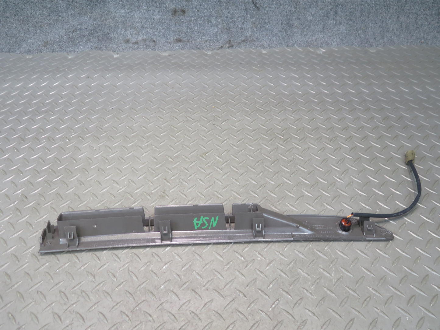 96-98 Nissan Stagea WGC34 Dash Front Windshield Defrost Air Vent Grille Set OEM