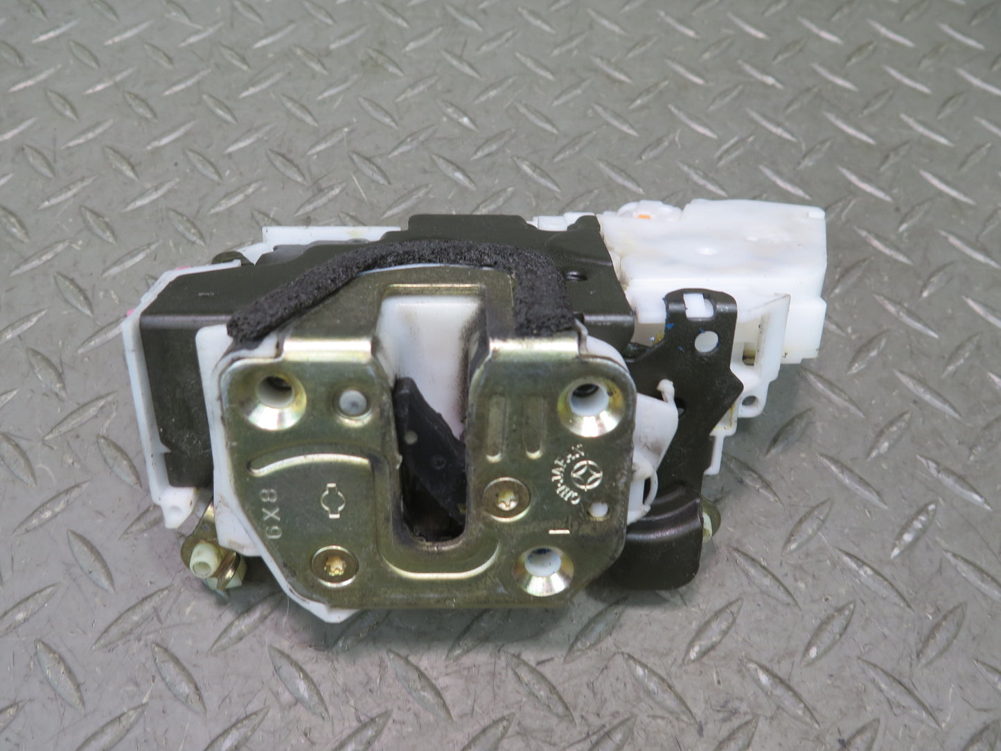 96-98 Nissan Stagea WGC34 Front Left Door Lock Latch Actuator OEM