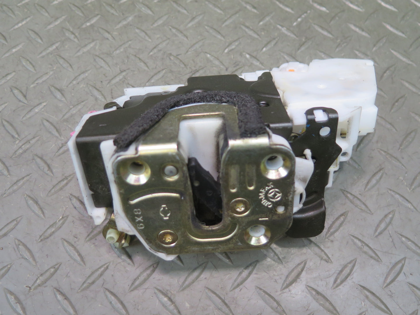 96-98 Nissan Stagea WGC34 Front Left Door Lock Latch Actuator OEM
