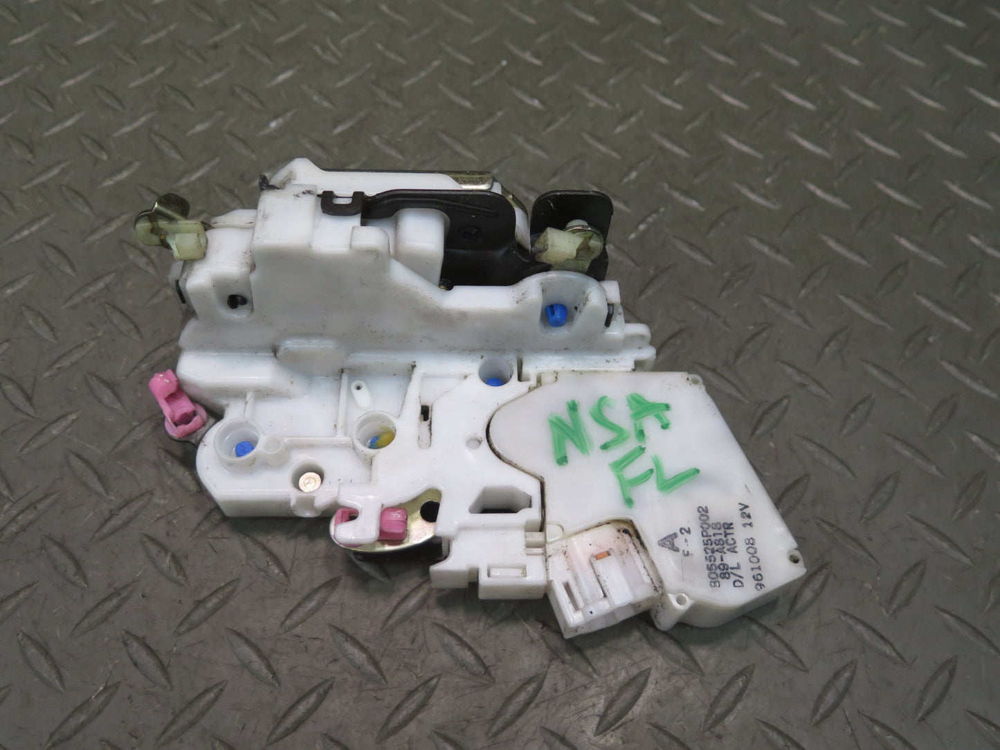 96-98 Nissan Stagea WGC34 Front Left Door Lock Latch Actuator OEM