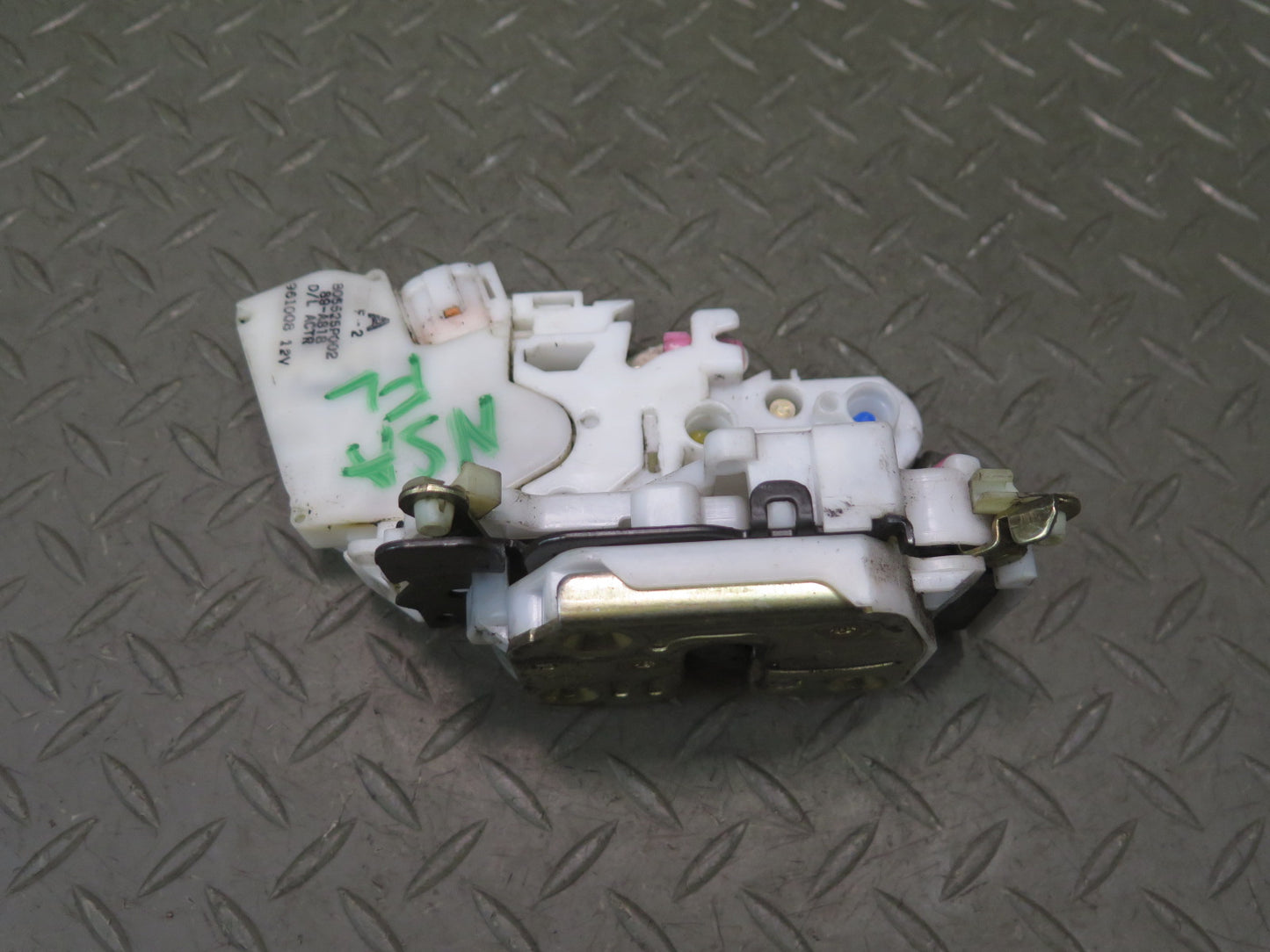 96-98 Nissan Stagea WGC34 Front Left Door Lock Latch Actuator OEM