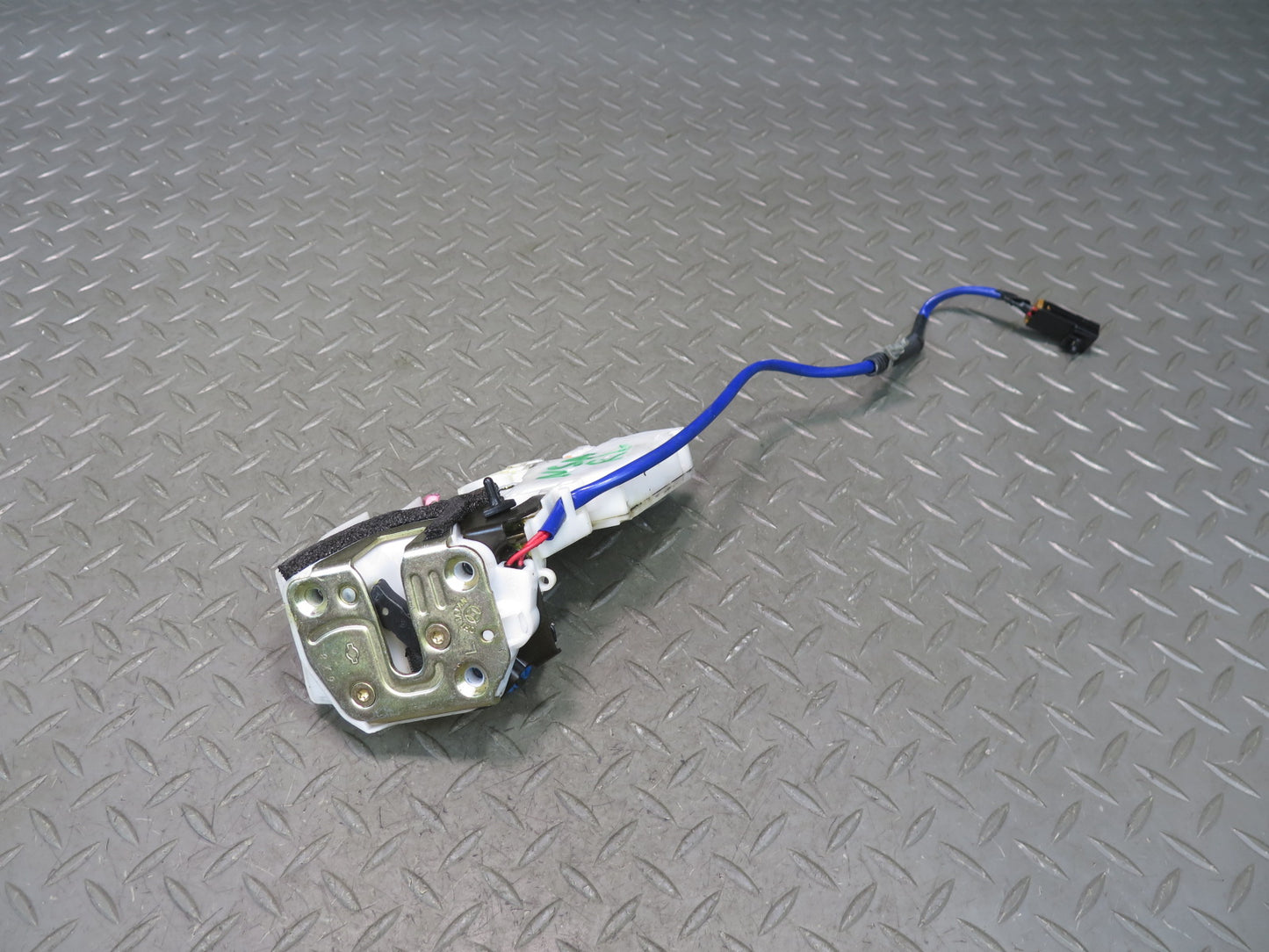 96-98 Nissan Stagea WGC34 Rear Left Door Lock Latch Actuator 80552-5P002 OEM