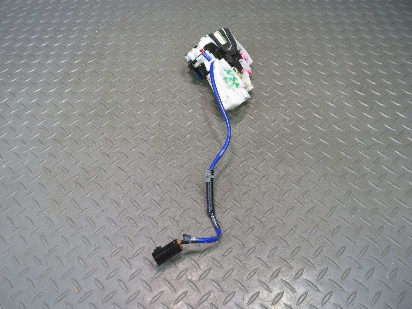 96-98 Nissan Stagea WGC34 Rear Left Door Lock Latch Actuator 80552-5P002 OEM