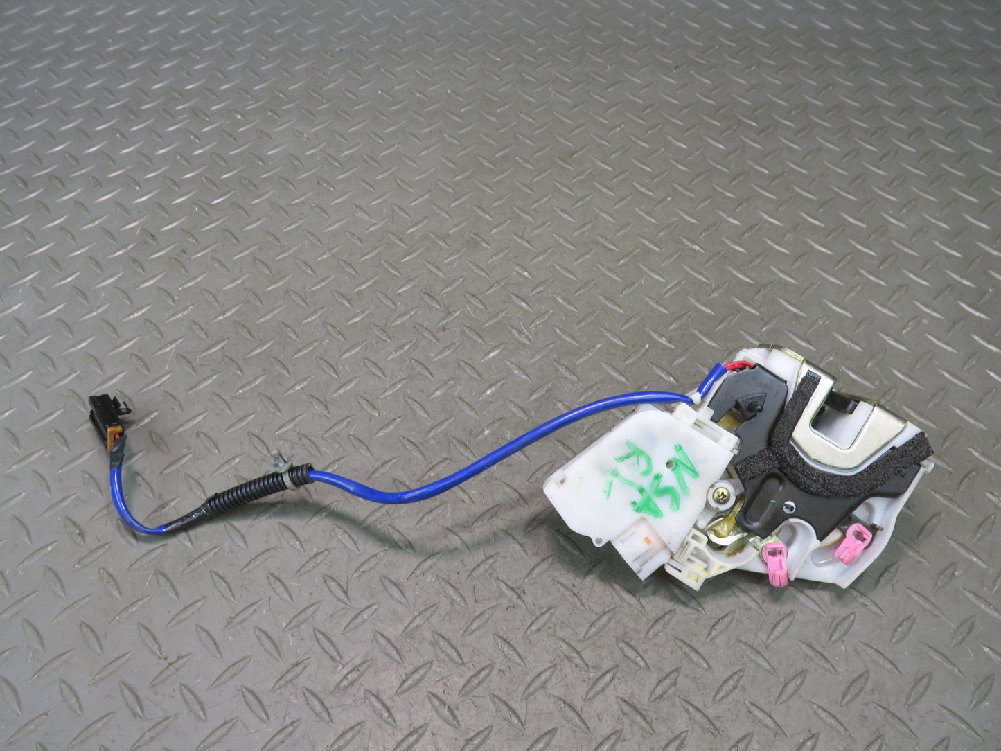 96-98 Nissan Stagea WGC34 Rear Left Door Lock Latch Actuator 80552-5P002 OEM