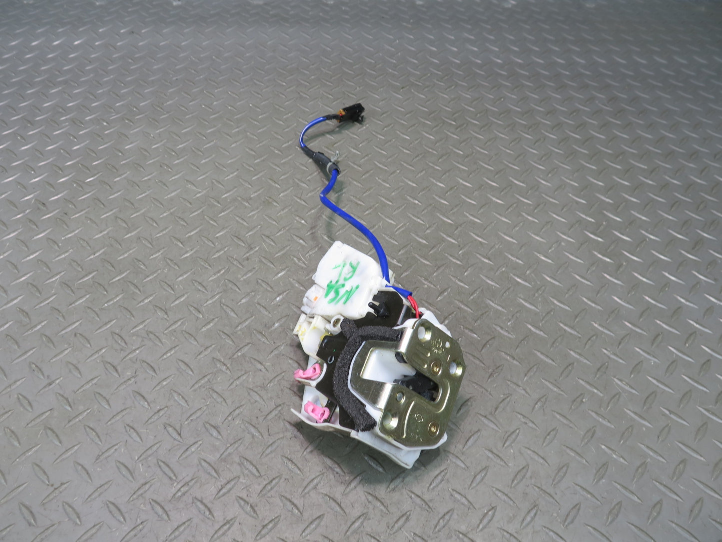 96-98 Nissan Stagea WGC34 Rear Left Door Lock Latch Actuator 80552-5P002 OEM