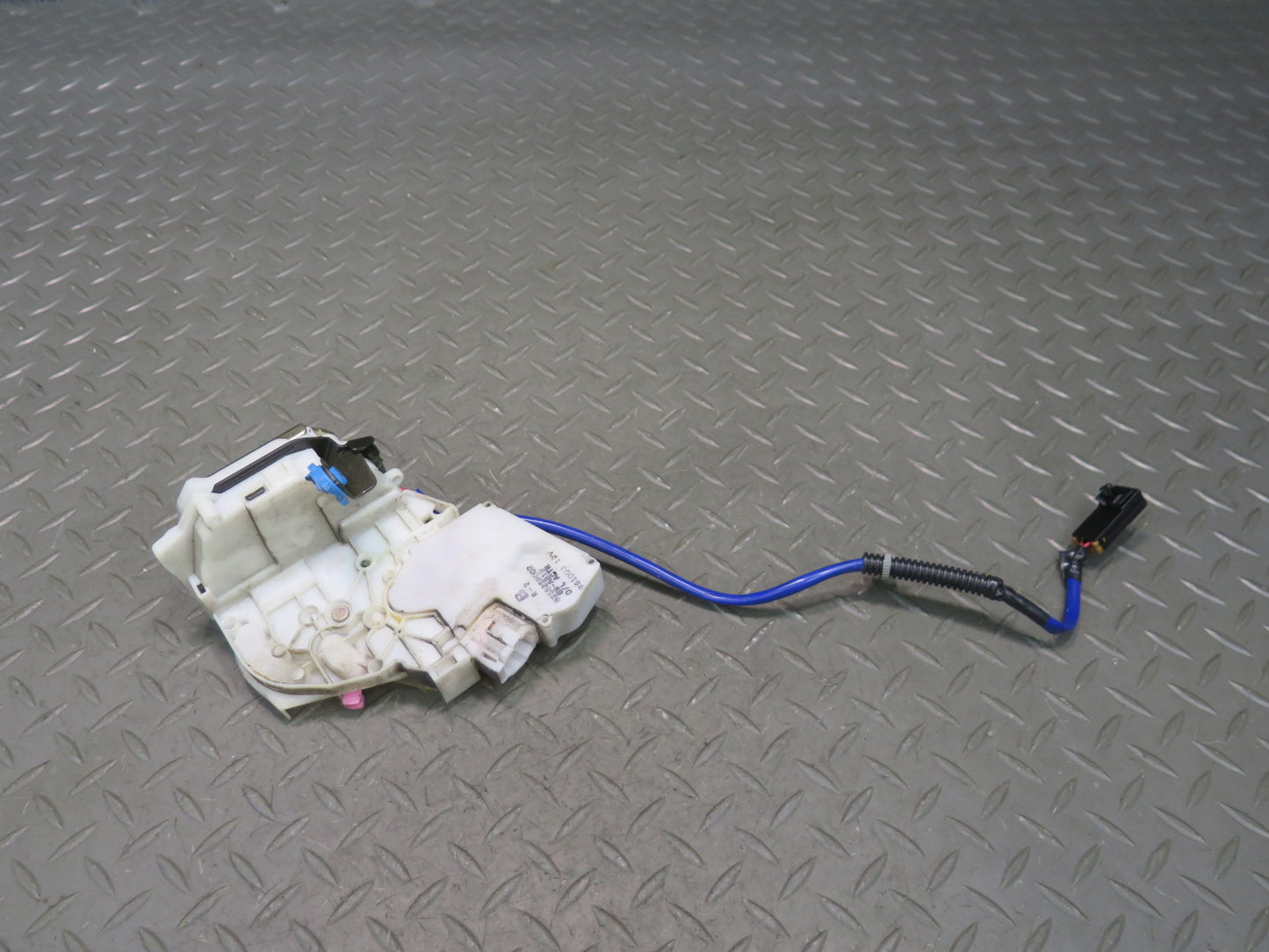 96-98 Nissan Stagea WGC34 Rear Left Door Lock Latch Actuator 80552-5P002 OEM