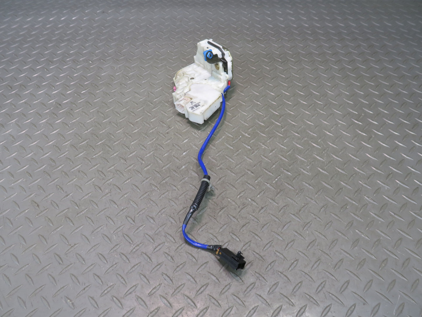 96-98 Nissan Stagea WGC34 Rear Left Door Lock Latch Actuator 80552-5P002 OEM