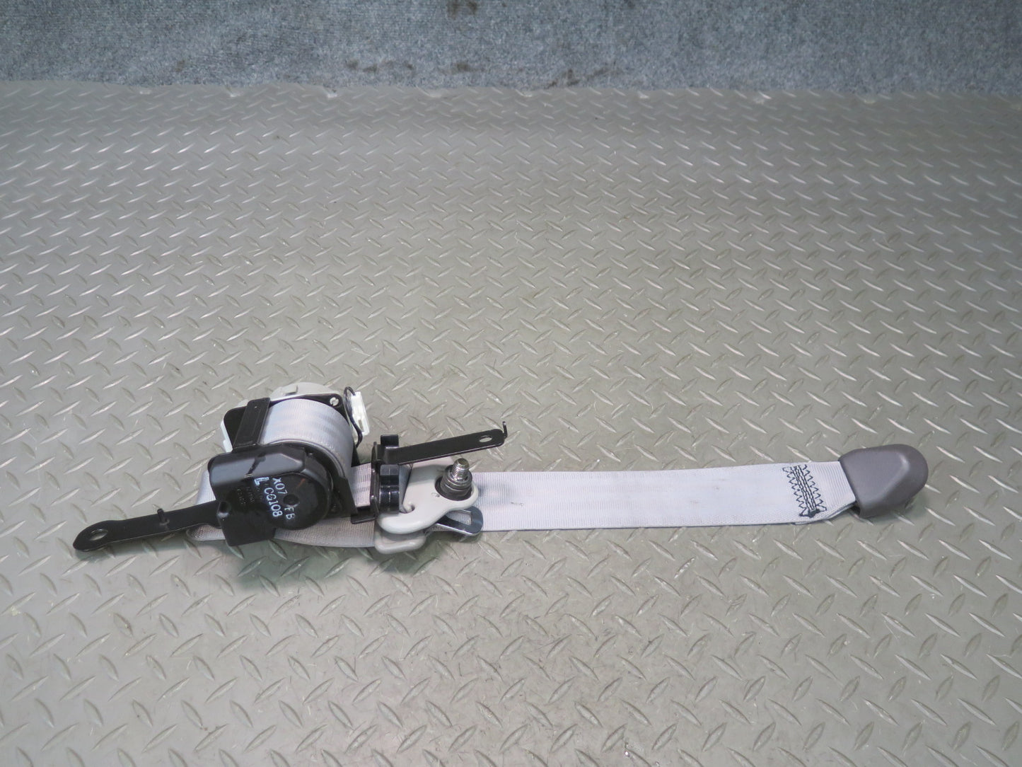 96-98 NISSAN STAGEA WGC34 SET OF 2 FRONT LEFT & RIGHT SEATBELT RETRACTORS OEM