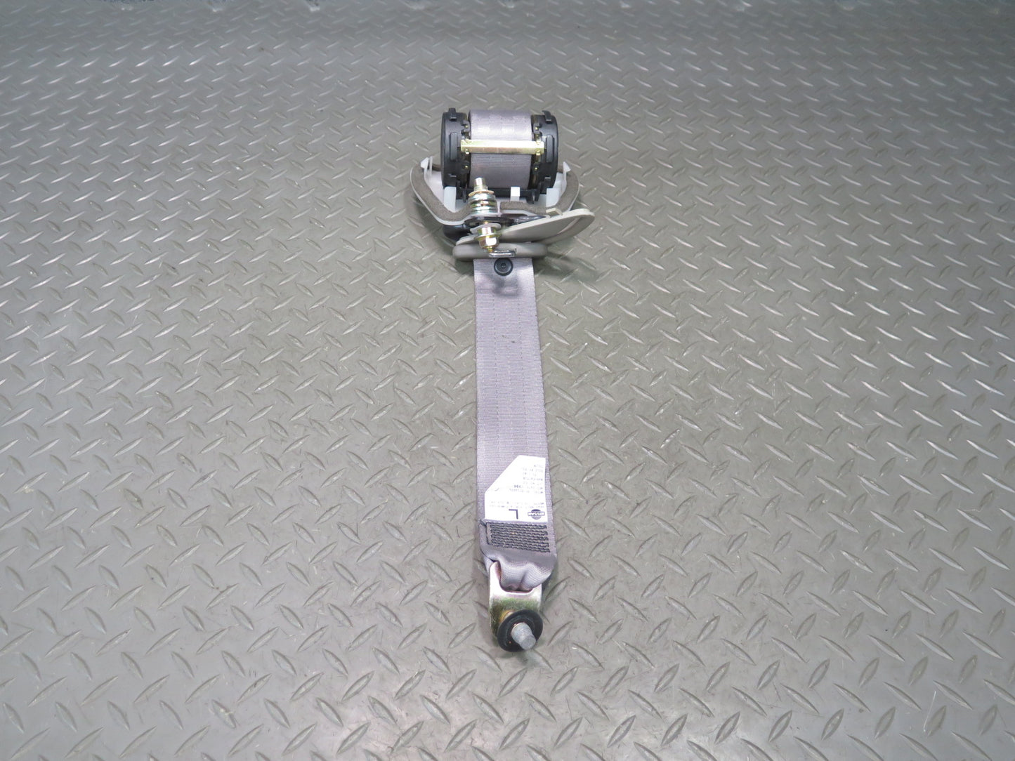 96-98 NISSAN STAGEA WGC34 REAR SEATBELT RETRACTORS & SEATBELT BUCKLE SET OEM
