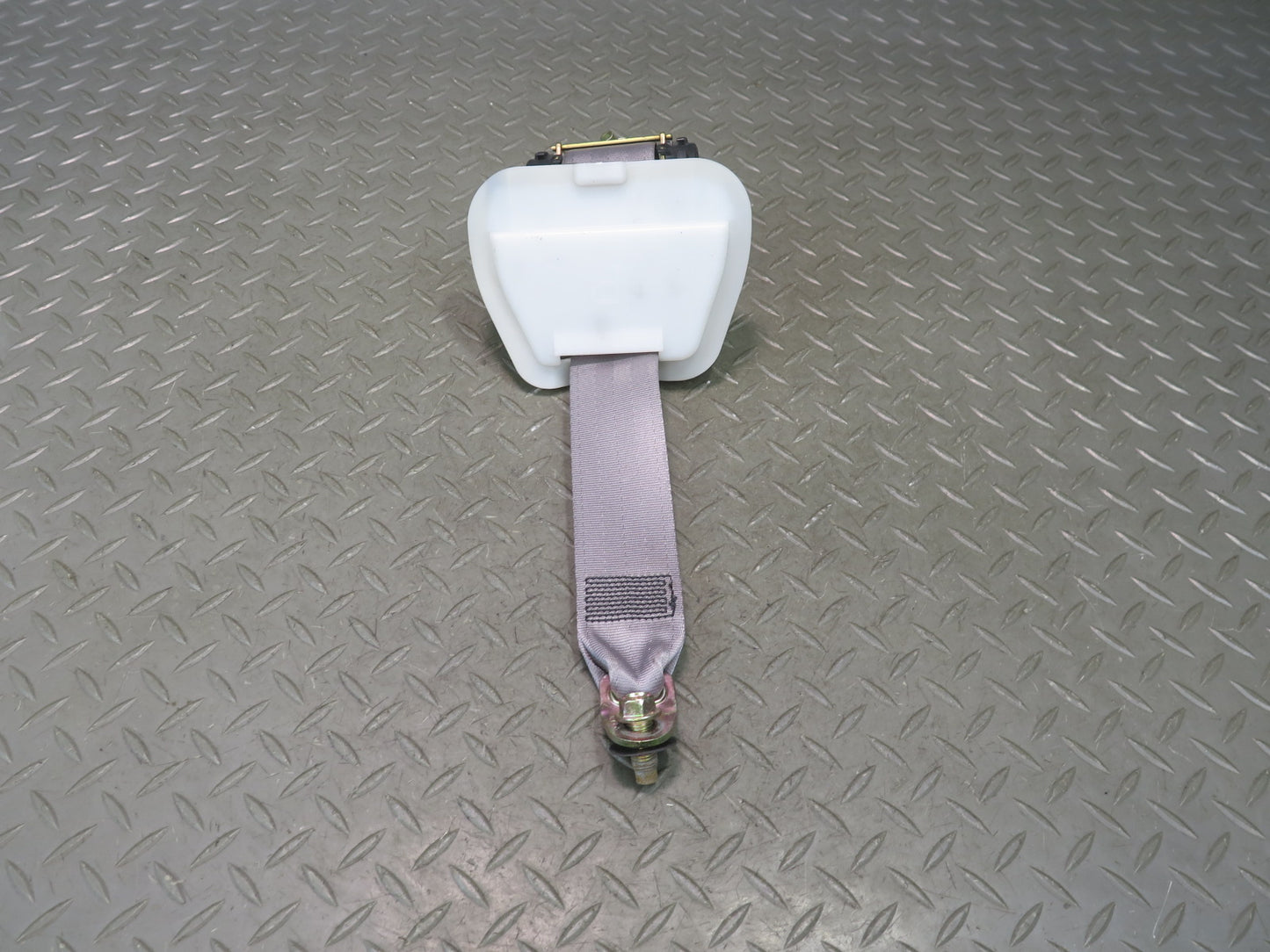 96-98 NISSAN STAGEA WGC34 REAR SEATBELT RETRACTORS & SEATBELT BUCKLE SET OEM