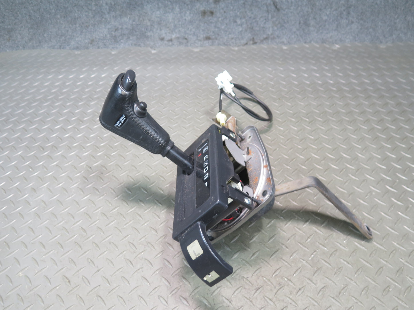 96-98 Nissan Stagea WGC34 A/T Automatic Transmission Gear Shifter Assembly OEM