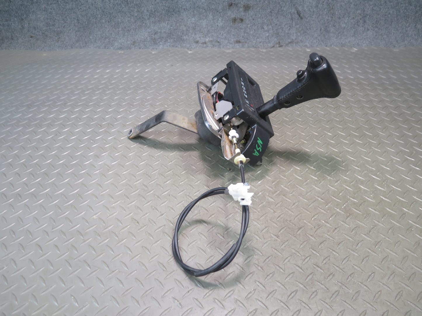 96-98 Nissan Stagea WGC34 A/T Automatic Transmission Gear Shifter Assembly OEM